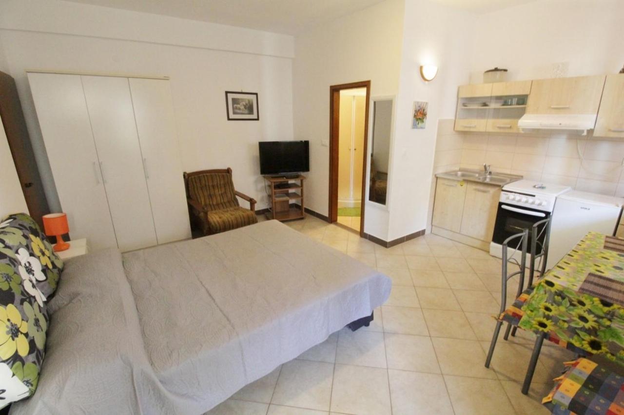 Apartments Zambratija With Sea View Екстер'єр фото