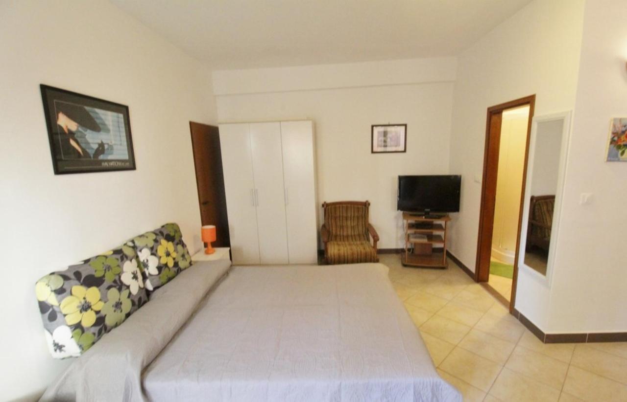 Apartments Zambratija With Sea View Екстер'єр фото